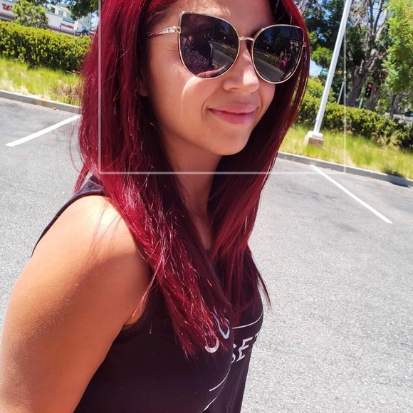 Meet your posher❣️ Lauren - Picture 5 of 5